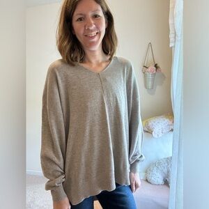 E&m tan taupe tunic sweater